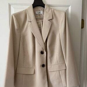 LeSuit Women’s 2-piece plus size pant suit. Size 18W. New w/tags